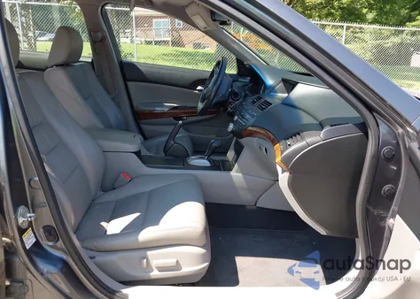 2011 Honda Accord 3.5 Ex-L z USA, uszkodzony, nr VIN 1HGCP3F88BA019885